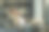安静的女商人靠在舒适的办公椅上，闭着眼睛图片下载