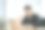 亚洲商人在办公室使用笔记本电脑工作图片下载