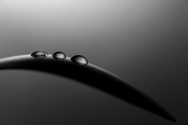 勺子上的水滴图片下载