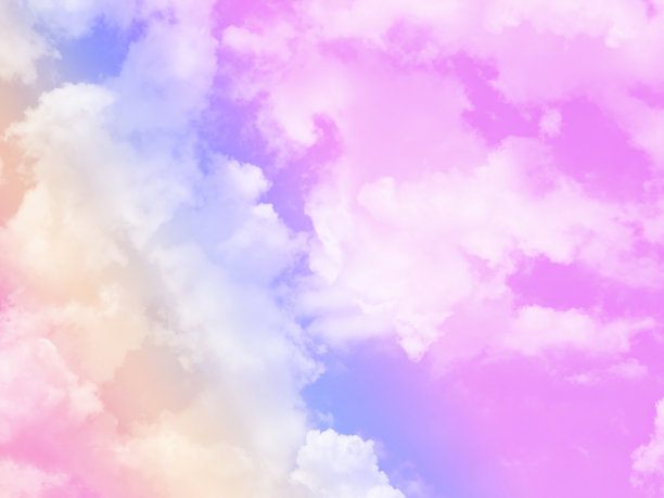 美丽甜美柔和的紫罗兰色，五彩缤纷的天空中有毛茸茸的云。多色彩虹图像。抽象幻想生长之光图片下载