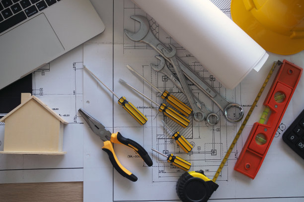 工程师承包商办公桌图片下载