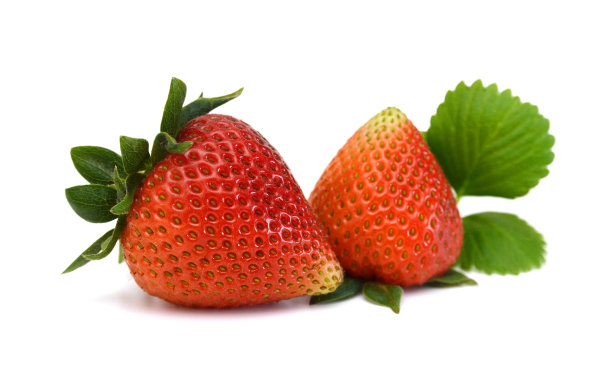 鲜红成熟的草莓孤立在白色上图片下载