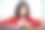 快乐的女学生浏览智能手表上的通知。一个可爱的黑发女性坐在桌子后面，使用现代智能手表小工具图片下载