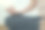 瑜伽女孩是冥想，平静和放松的。图片下载