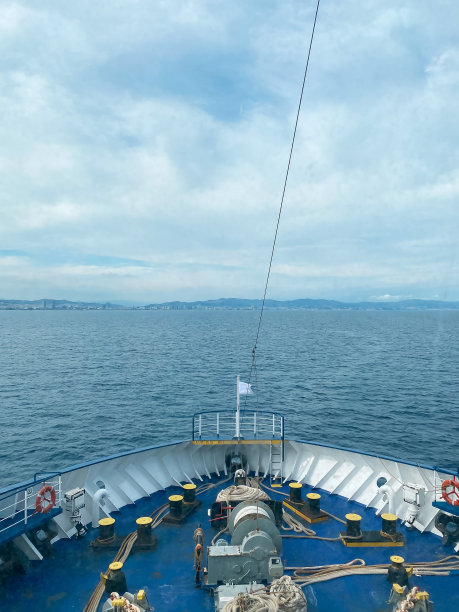 从窗口看到的船首图片下载