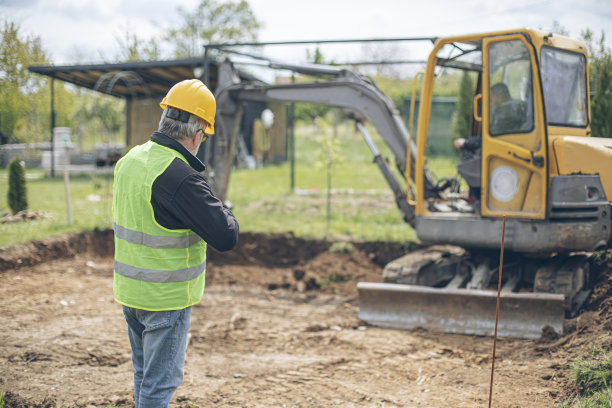 建筑工地的现场主管图片下载
