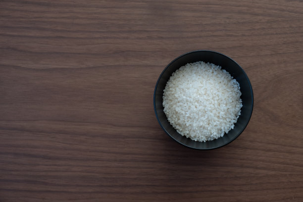 桌上有日本米饭图片下载