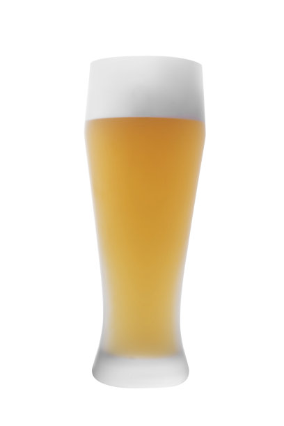 白底玻璃杯里的淡啤酒图片下载