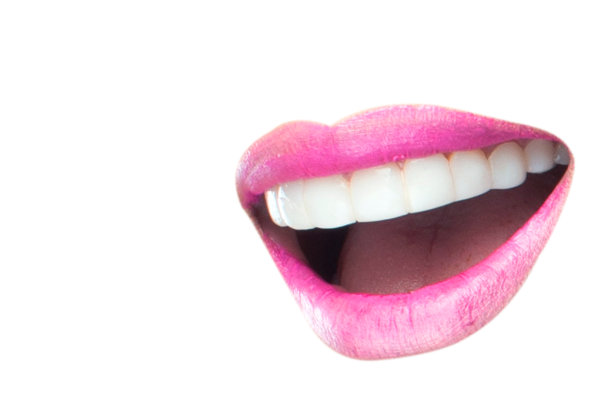 亚洲女人的嘴唇和微笑在白色的背景图片下载