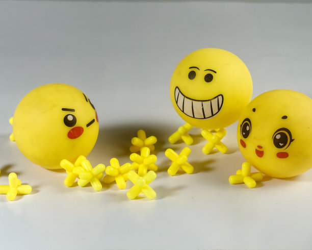 黄色的表情背景图片下载