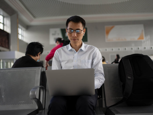 出差的商人图片下载