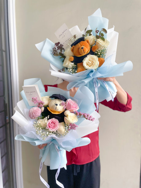 毕业泰迪熊花玫瑰花束图片下载