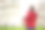 年轻的女游客在著名的比萨斜塔拍照。图片下载