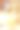 一个人把啤酒从罐子里倒进桌子旁的玻璃杯里，特写图片下载