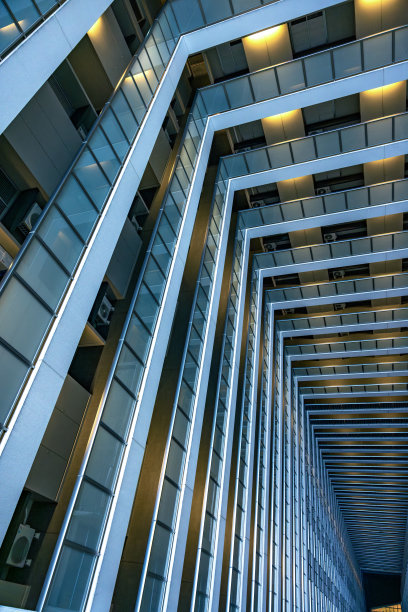 日本东京摩天大楼的中庭图片下载