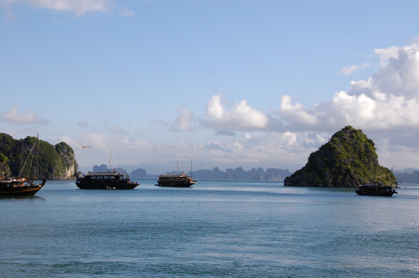 海湾里的船只图片下载
