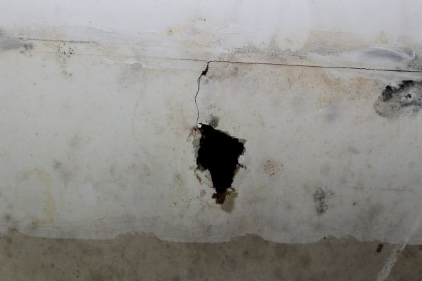 石膏上的洞图片下载