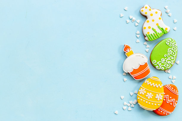复活节糖果——饼干、鸡蛋和兔子，俯视图图片下载