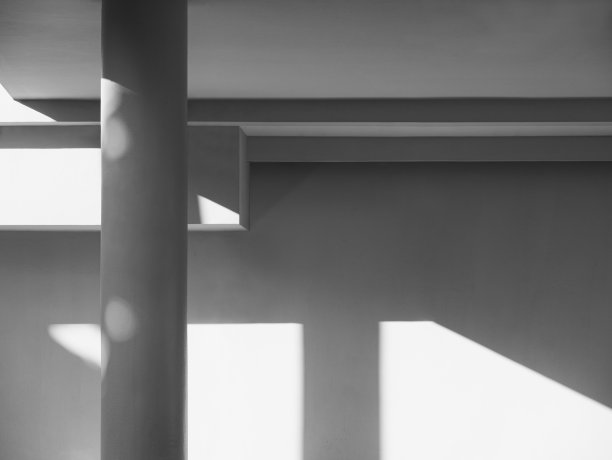 水泥墙混凝土柱现代建筑光影对比图片下载