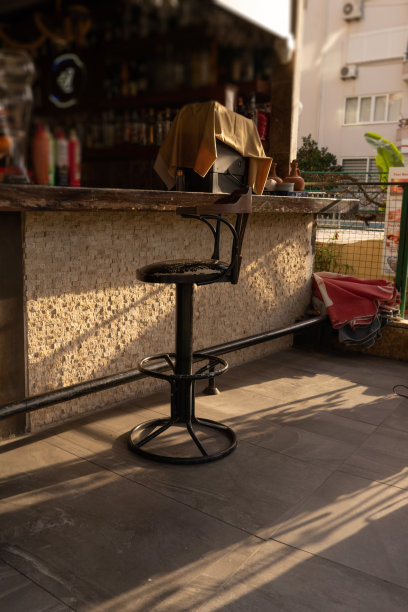 酒吧里。图片下载