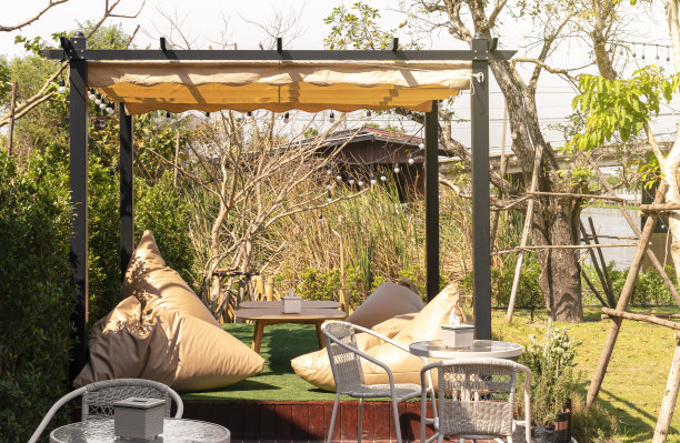 后院的户外帐篷图片下载