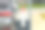 建筑庭院入口处的栅栏破损。特写镜头图片下载