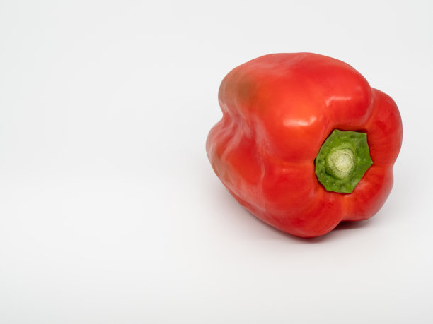 一个白底红椒图片下载