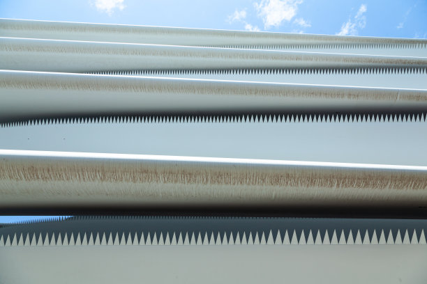 锯齿风车叶片的边缘有锯齿状突起，折叠起来便于运输图片下载