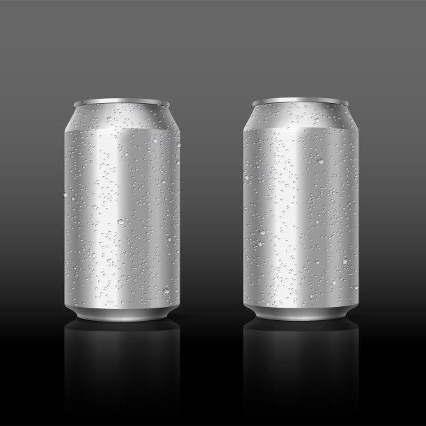 灰色背景上有水滴的铝罐。空模板模型的啤酒，酒精，软饮料，苏打水，能量饮料。广告和演示向量三维现实的设计元素图片下载
