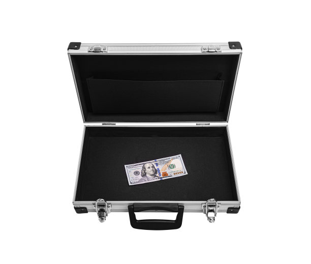 打开装有一百美元钞票的手提箱。图片下载