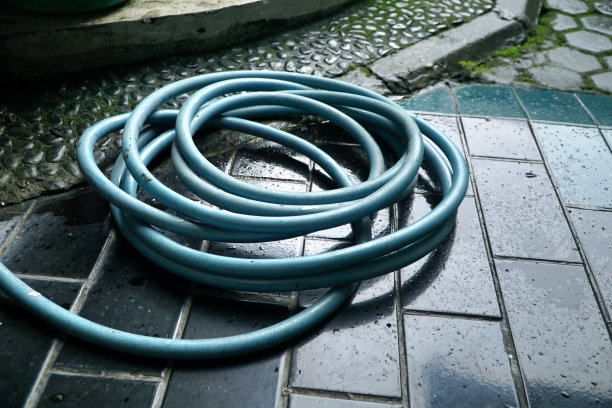 蓝色花园软管卷盘图片下载