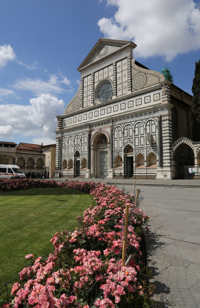 美丽的圣玛丽亚新大教堂在佛罗伦萨-托斯卡纳图片下载