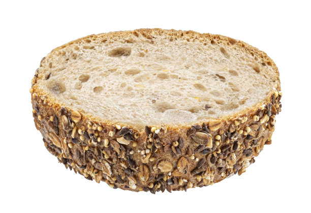 全麦面包片与燕麦隔离在白色背景图片下载