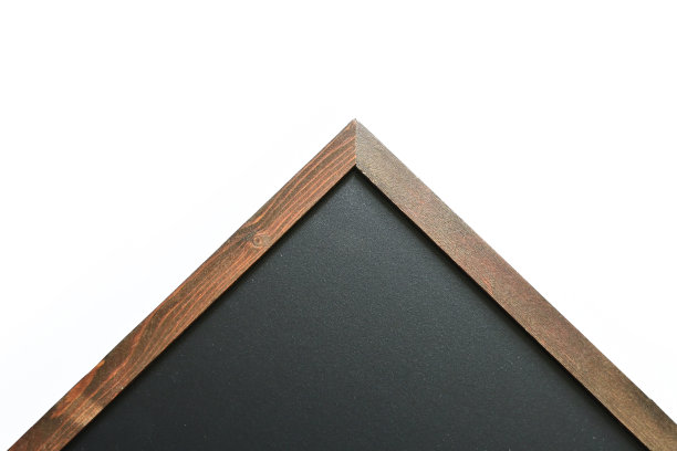 空白干净的新黑板在木框隔离在白色背景上，黑板为教育学校图片下载