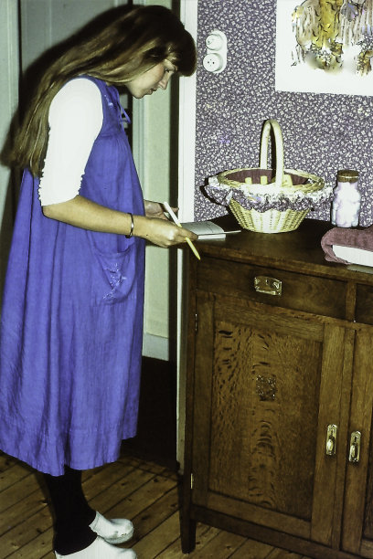 70年代的年轻孕妇图片下载