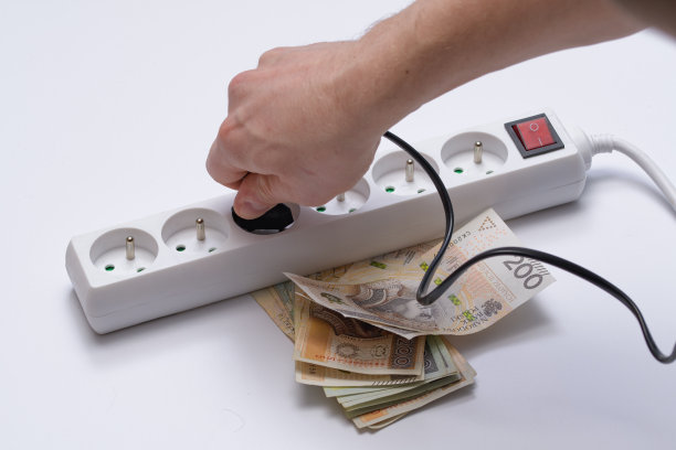 白色隔离的电气延长线图片下载