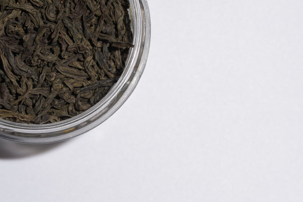 装在罐子里的散装红茶图片下载