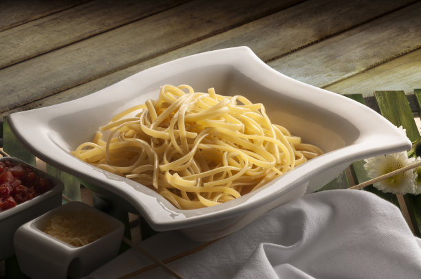 蒜蓉酱意式宽面图片下载