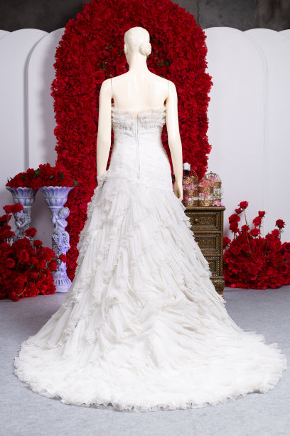 新娘婚纱复古风格的工作室图片下载