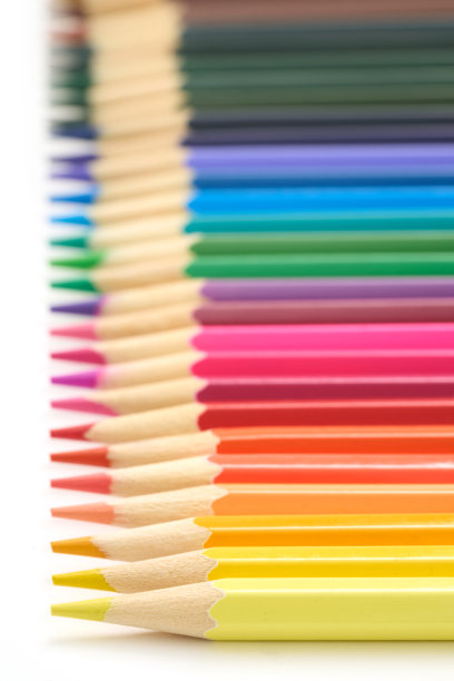 彩色彩虹铅笔白底，返校理念，学校创意理念图片下载