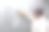 在公寓的维修、改善、翻新过程中，承包商在涂抹腻子后给墙壁上砂图片下载