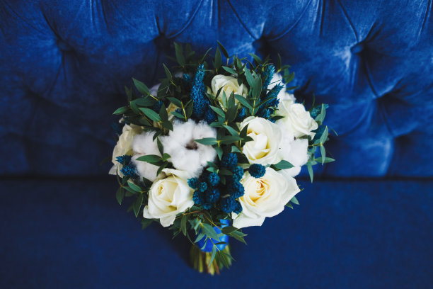 优雅的婚礼玫瑰花束图片下载