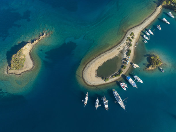 土耳其马尔代夫Yassica群岛无人机照片，Gocek Fethiye, Mugla土耳其图片下载
