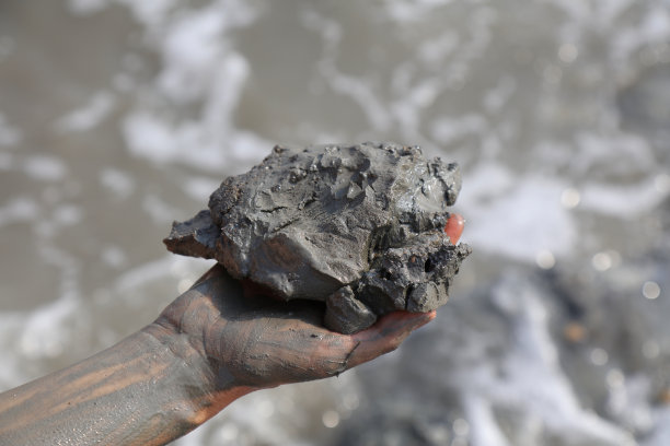 具有治疗功效的死海泥图片下载