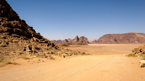 约旦南部瓦迪拉姆的景观图片下载