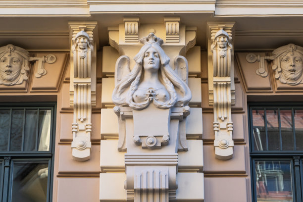 拉脱维亚里加一座建筑的新艺术装饰特写图片下载