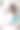 穿着白衬衫画花卉图案的白人妇女。图片下载