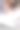 一个女人用丙烯颜料在衬衫上手绘图案的特写。图片下载