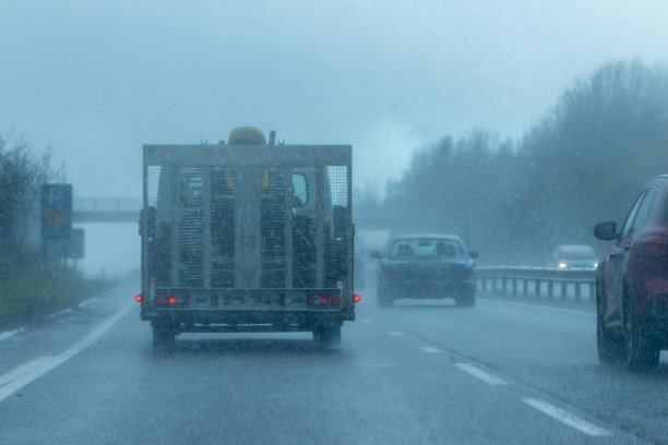 危险道路喷雾剂图片下载