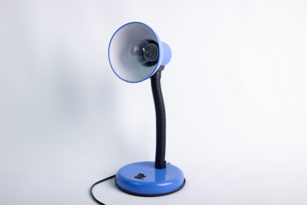 书房台灯。图片下载